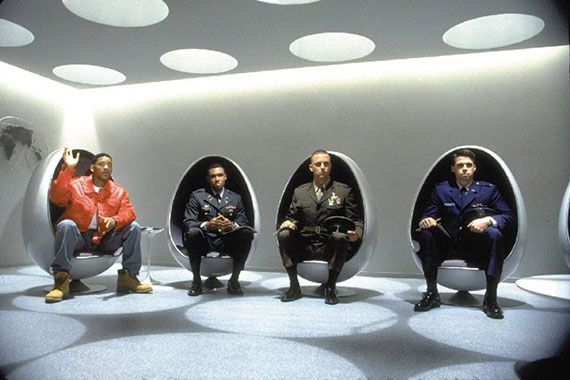 How to get the egg chair men in black look (Simple tips for that cool movie style in your own home)