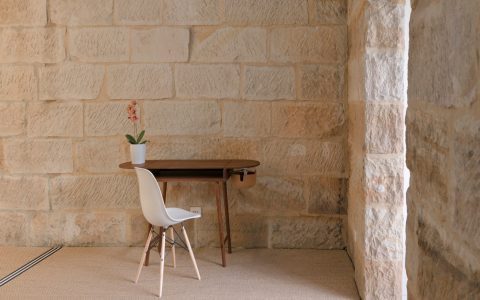 Explore amazing sandstone brick architecture (See these examples that perfectly showcase its timeless appeal for homes)