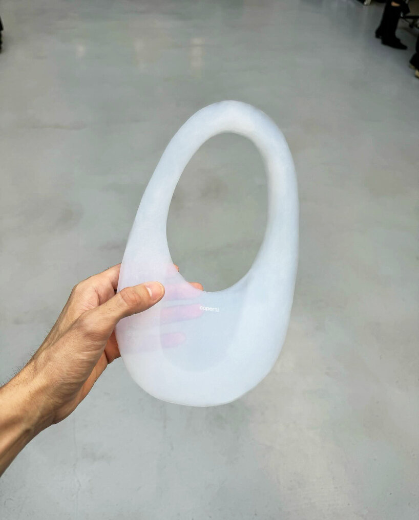Is the Aerogel Bag Coperni really made of air? (Exploring the science and materials of this cool bag!)