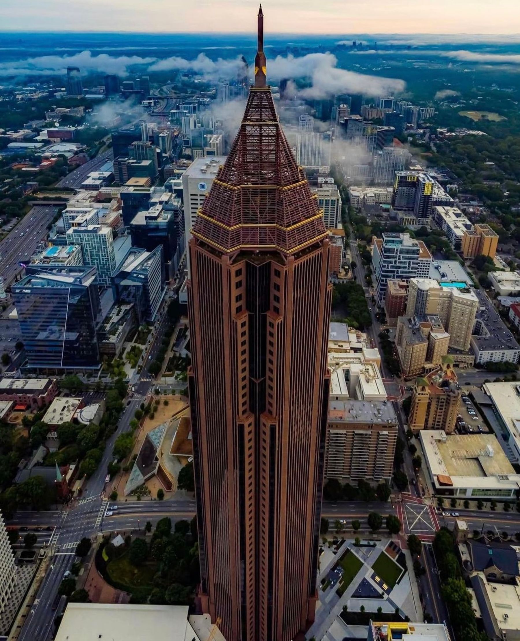 See the tallest building in Georgia? (Learn about this amazing landmark now!)