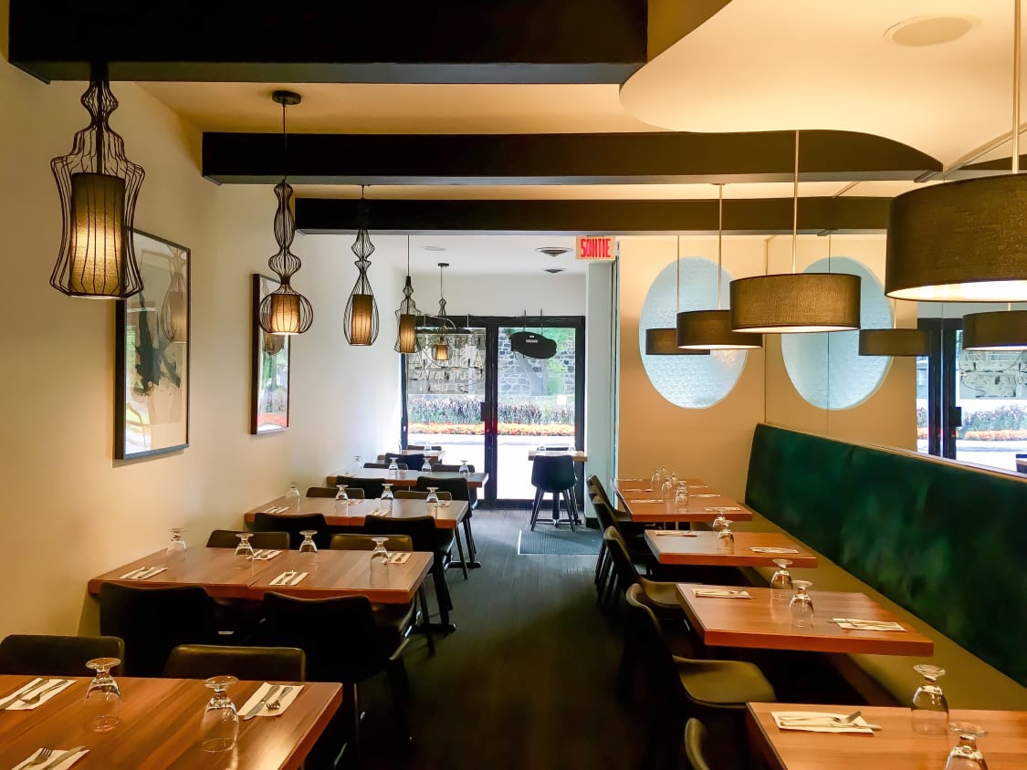 How to pick the right Chinese restaurant interior design? Avoid these common mistakes for a perfect atmosphere.
