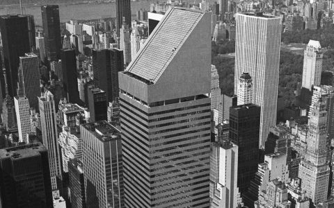 Skyscraper glass safety features? Get facts on protection!