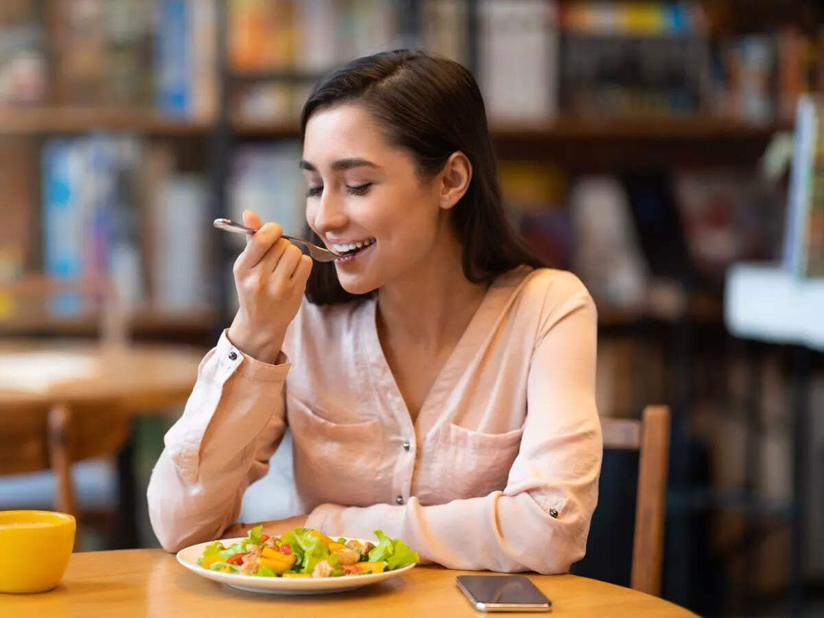 Industrial cafeteria management? Simple daily hacks revealed.
