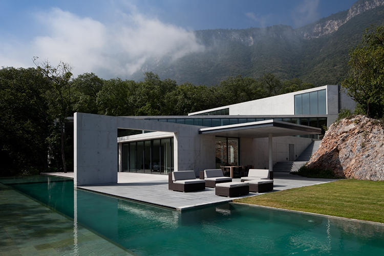Tadao Ando Houses Minimalist Style Guide (For Architecture Design Lovers)
