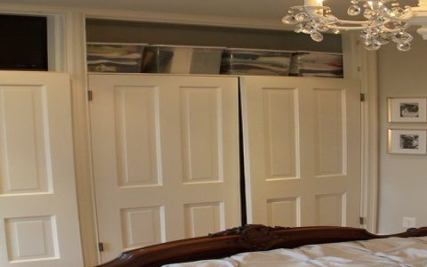 What is Hotel Shelf Storage? Find the Best Solutions for Your Rooms