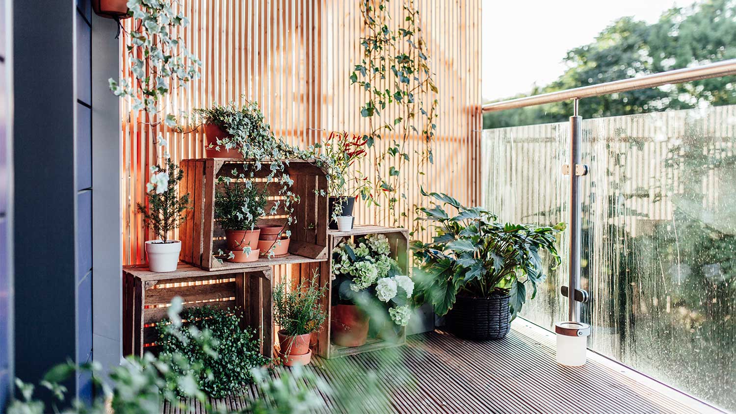 How to build balcony housing? Easy steps with cost tips!