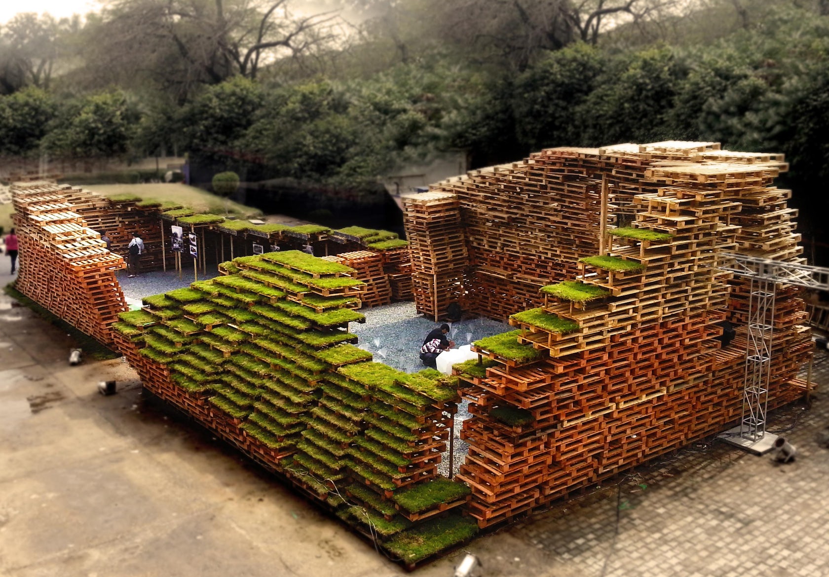 Where to Find Natural Pavilion Materials? Best Eco-Friendly Options for Your Build