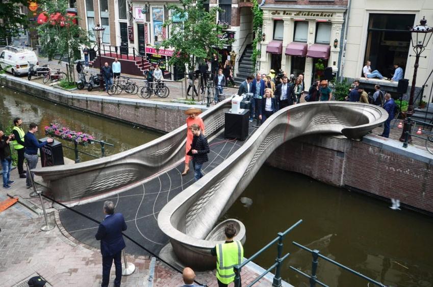 Future of 3D printing? See Amsterdam bridge innovations explained!