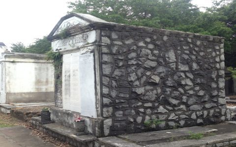 Tours at San Cataldo Cemetery? Find great guided options for you!