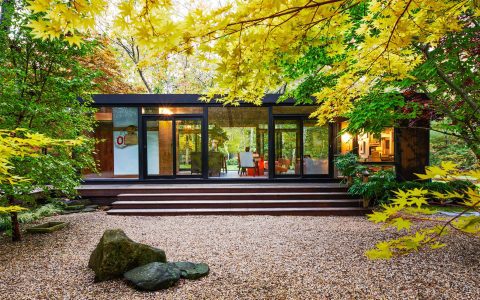 Where to buy modern Greek homes? Find great deals online!