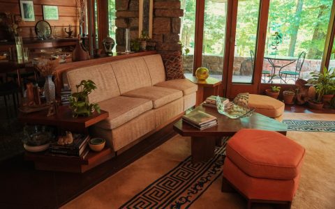 Frank lloyd wright chair design secrets (history and why unique)