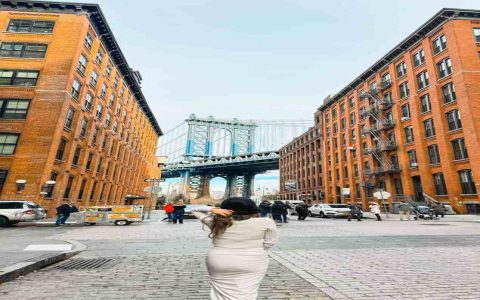 Top Spots Around New York by Gehry: Where to Take Great Photos