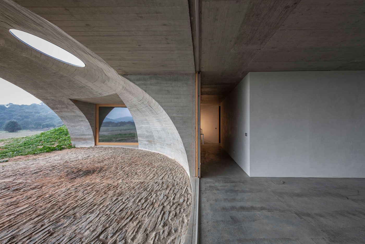 Aires Mateus designs versus others which is best? (Compare pros and cons easily)