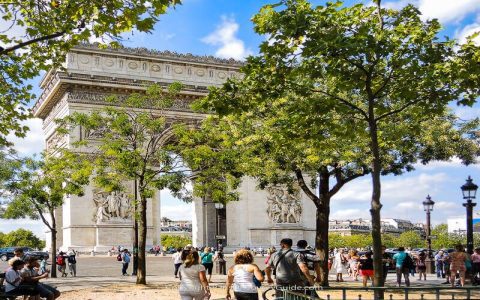 Easy tips for visiting famous art buildings like a local pro