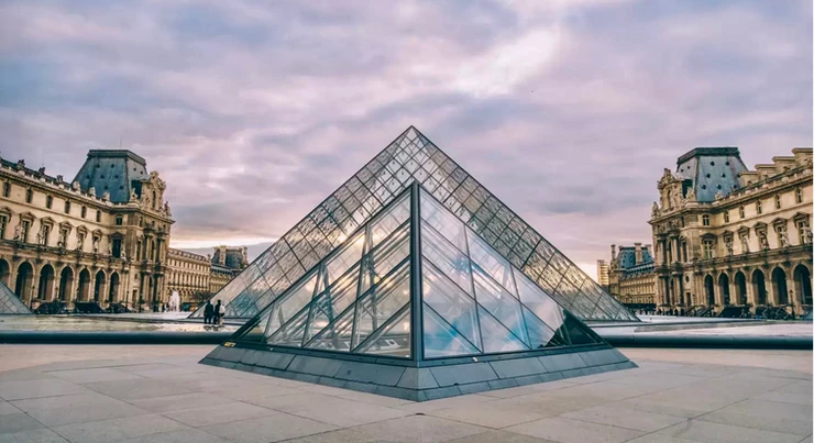 Easy tips for visiting famous art buildings like a local pro